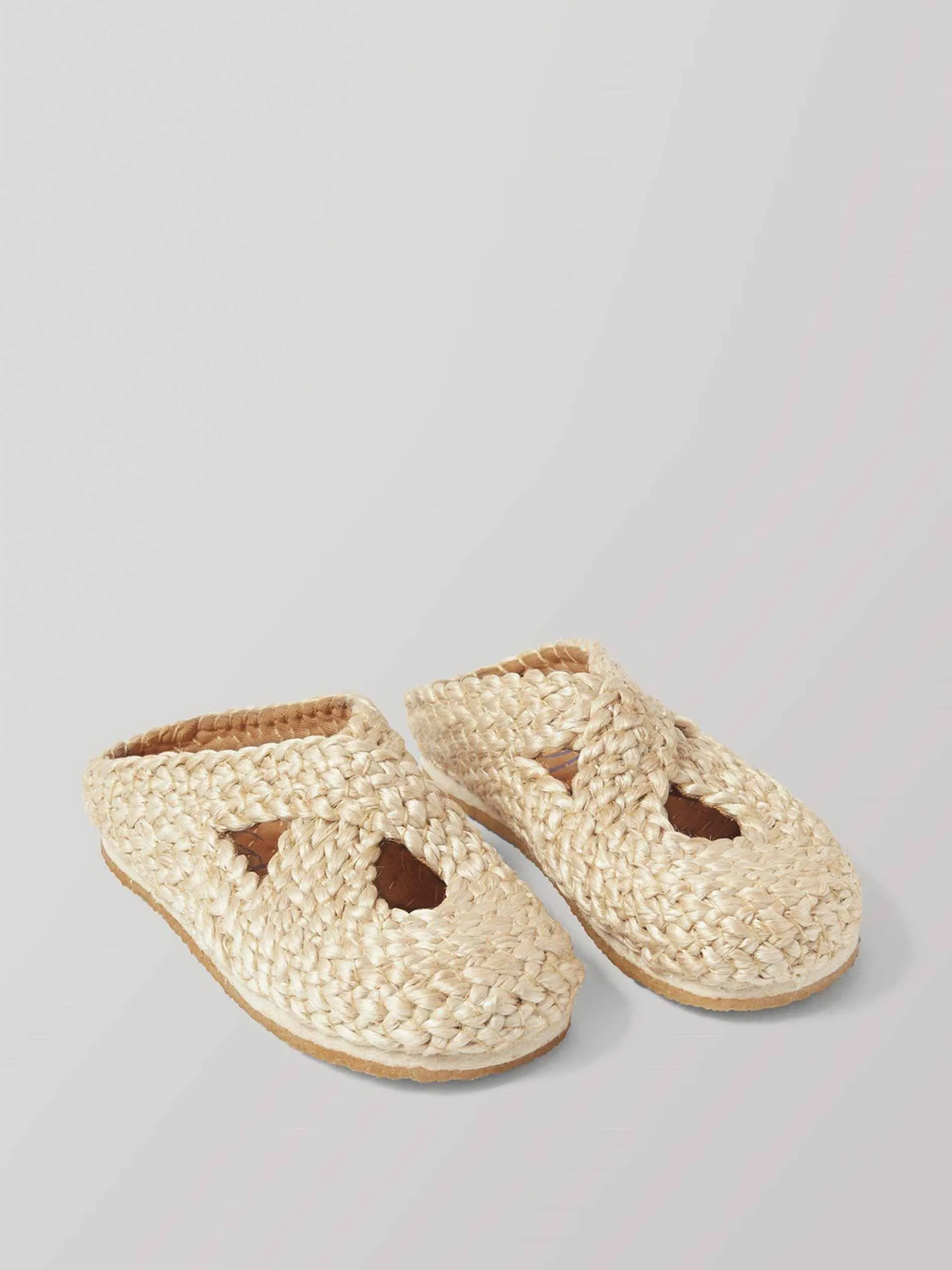 Neutral woven slippers